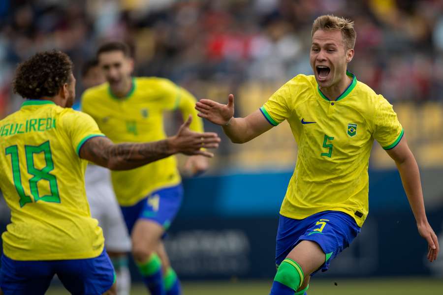 Pan de Santiago: Brasil vence na estreia do futebol masculino com