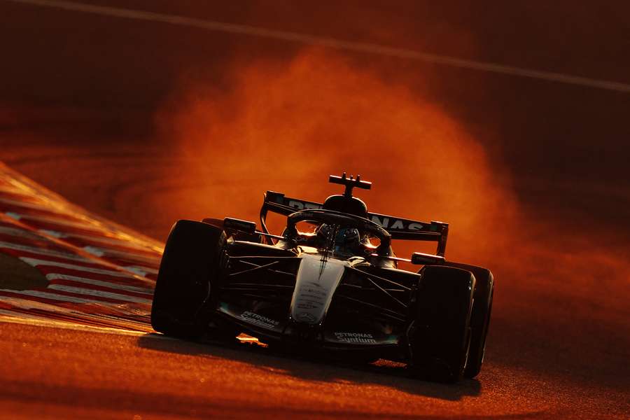 Quase mil funcionários da Fórmula 1 foram obrigados a remarcar seus voos