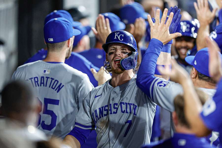 Kansas City Royals shortstop Bobby Witt Jr. (7) celebrates with teammates