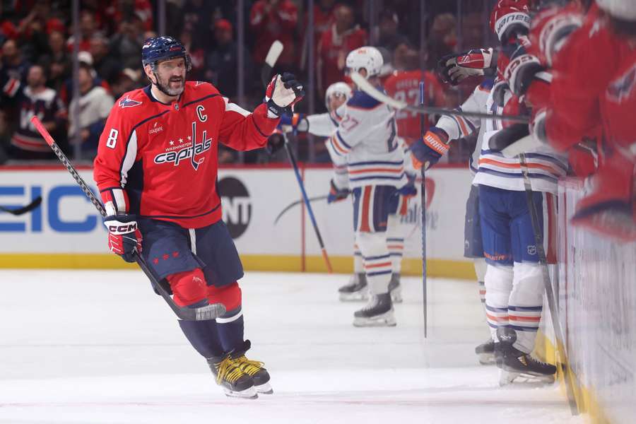 Siódma z rzędu wygrana Avalanche, w Montrealu hat-trick Owieczkina