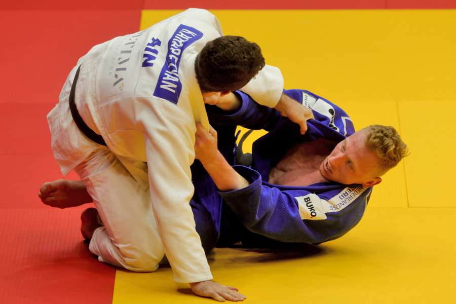David Karapetyan (wit) uit Rusland vs. Frank de Wit