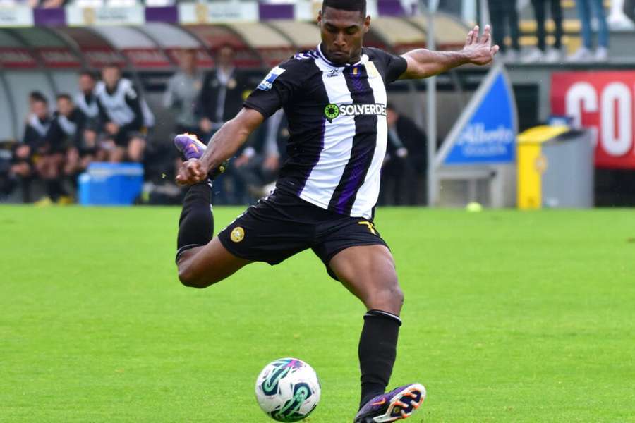 Gustavo Silva fez 15 golos e 12 assistências pelo Nacional na última época