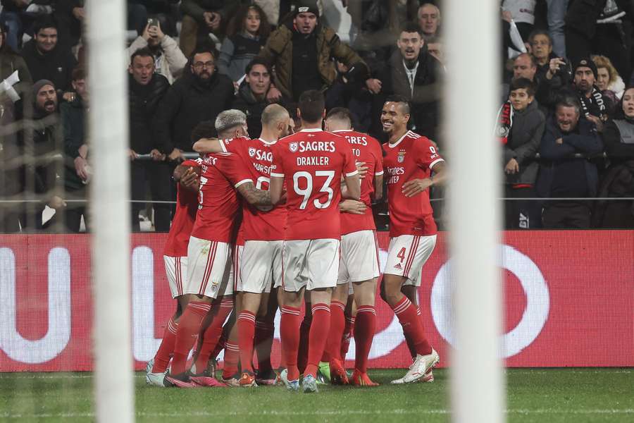 No Estádio da Luz, as águias estão a dois golos dos 300 No Estádio da Luz, as águias estão a dois golos dos 300