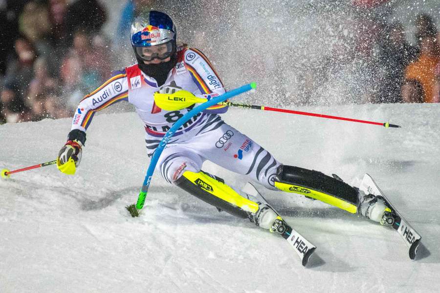 Emma Aicher reprend des points.