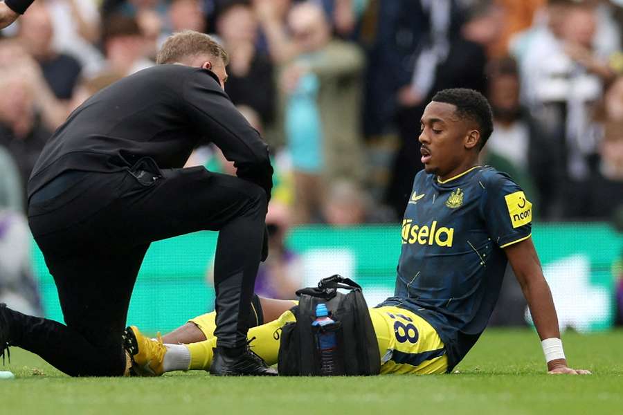 Willock has suffered with a number of injury problems this season