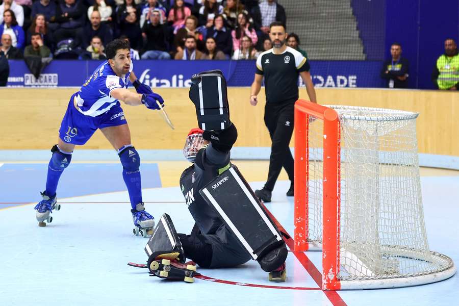 Roberto di Benedetto tenta bater Pedro Henriques