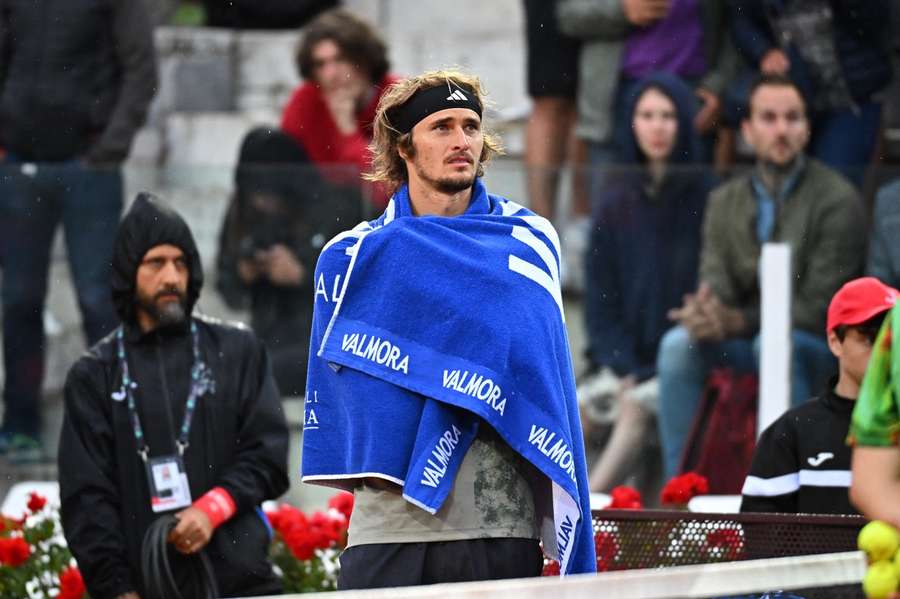 Alexander Zverev ficou desanimado após a sua eliminação em Roma