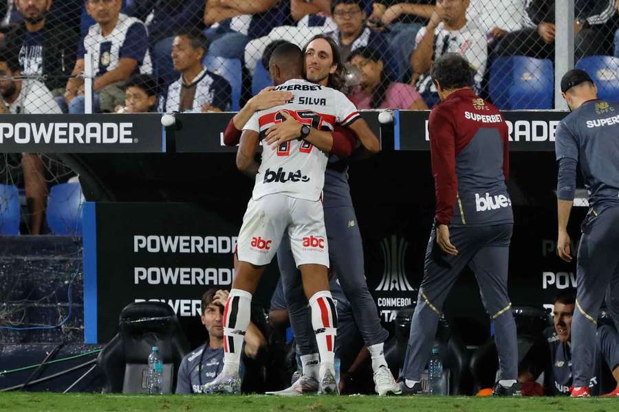 Zubeldía venceu todas fora de casa no torneio Zubeldía venceu todas fora de casa no torneio