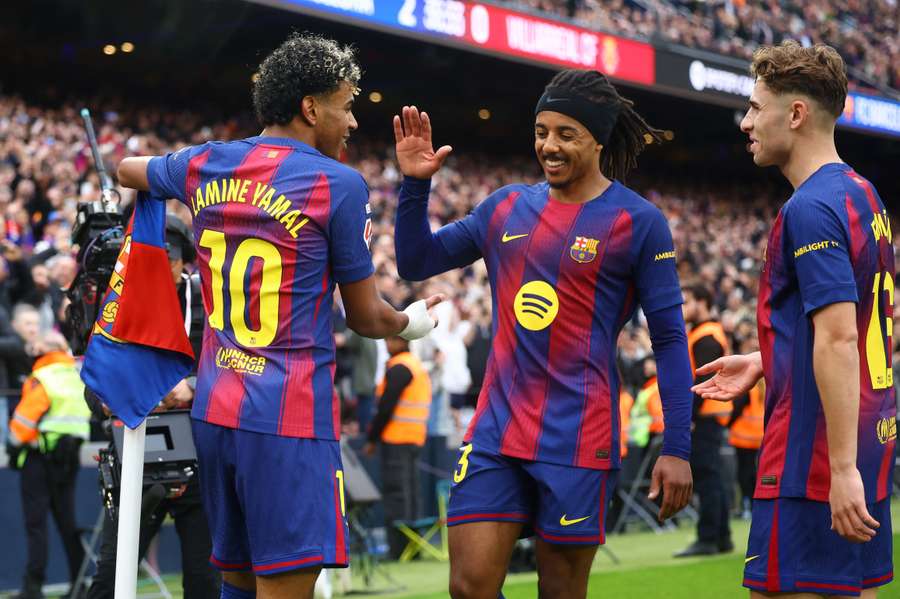 Koundé oslavoval Yamalov gól.