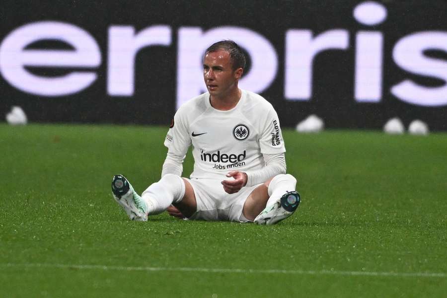 Götze sank mit Schmerzen im Oberschenkel auf den Boden