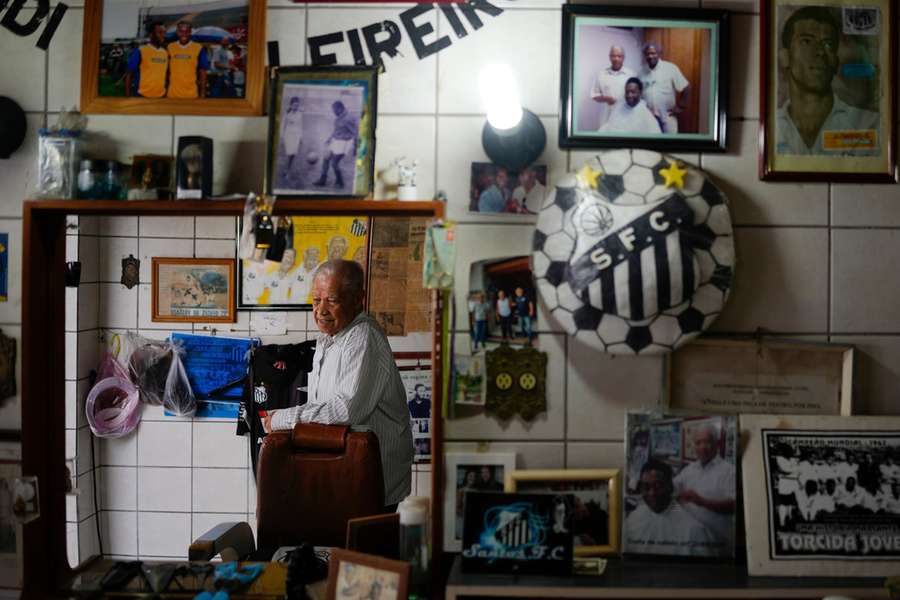 Pele's barber of 60 years laments double loss of 'close friend'