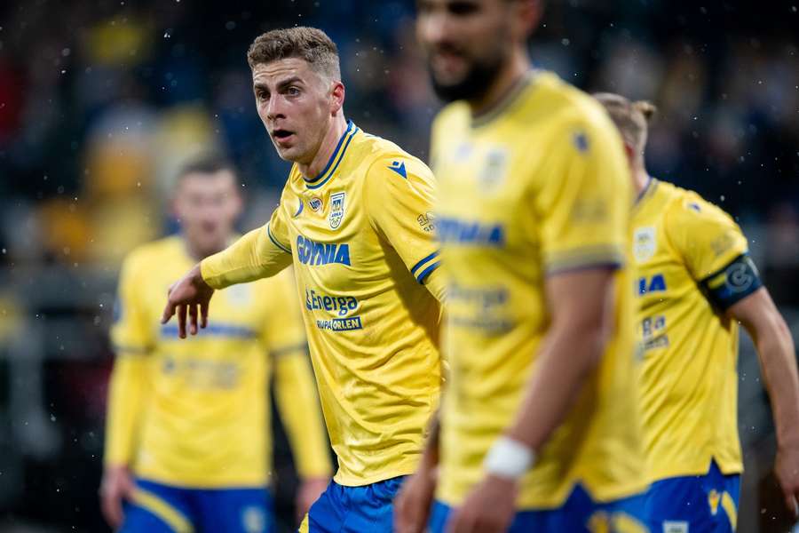 Sensacja w Płocku: Arka gromi Wisłę i spycha Legię ponownie do strefy spadkowej