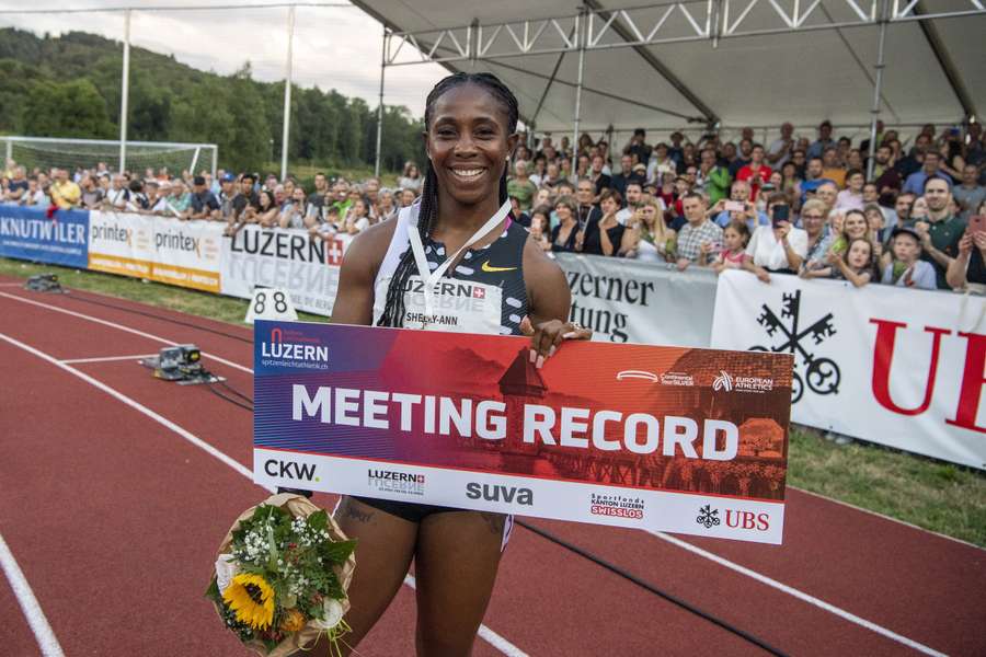 Shelly-Ann Fraser-Pryce na afloop van haar winnende race in Luzern