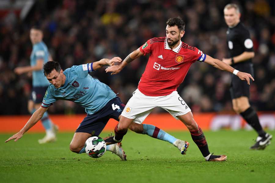 Bruno Fernandes foi capitão do Manchester United diante do Nottingham Forest
