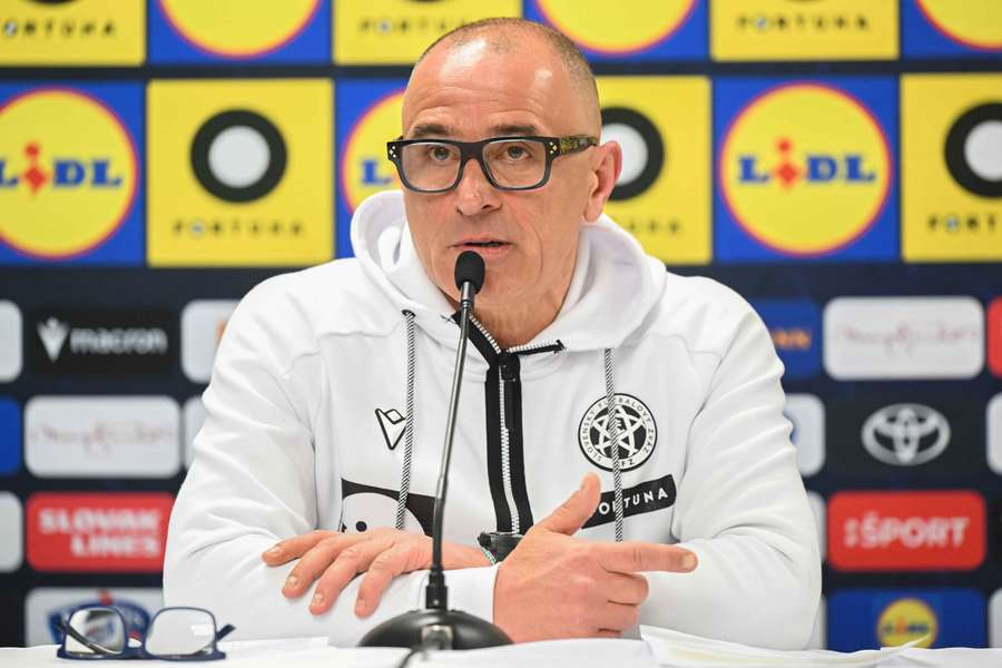 Zažil Calzona svoj posledný duel na lavičke Slovenska?