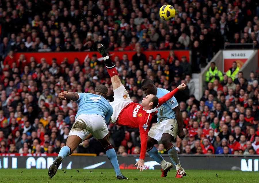 Rooney scoring a similar goal