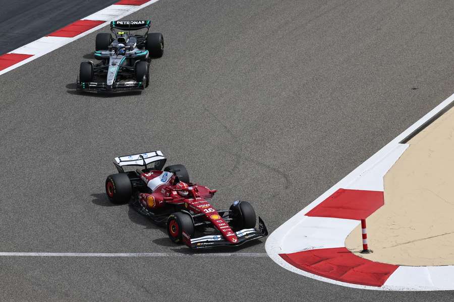 Charles Leclerc em pista no Bahrein
