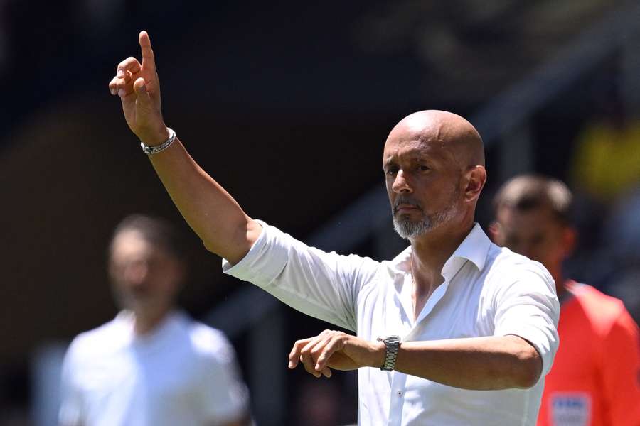 Mamelodi Sundowns coach Miguel Cardoso will hope his side can regain the number one spot