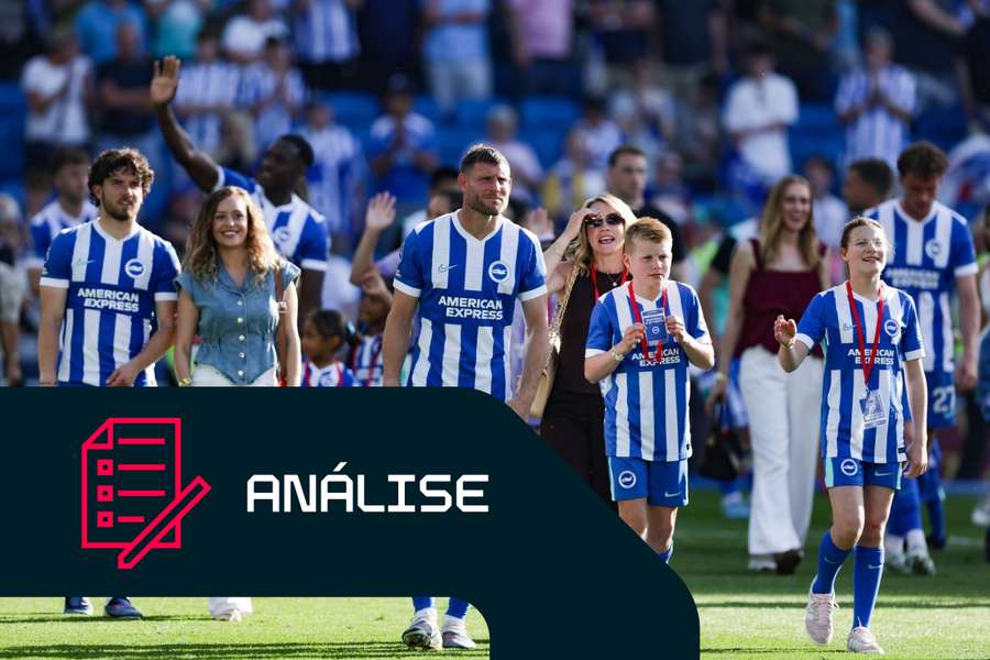 James Milner, do Brighton and Hove Albion (ao centro), após a sua última presença na Premier League James Milner, do Brighton and Hove Albion (ao centro), após a sua última presença na Premier League