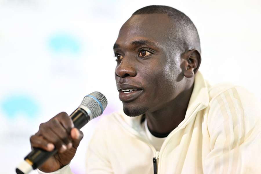 Emmanuel Wanyonyi estabeleceu um recorde mundial no sábado