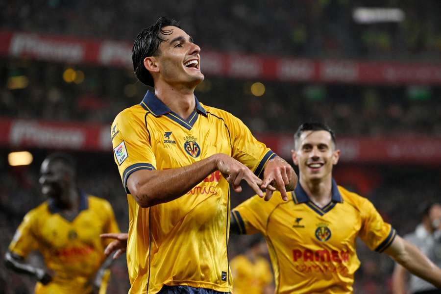 Sergi Cardona celebrates scoring for Villarreal