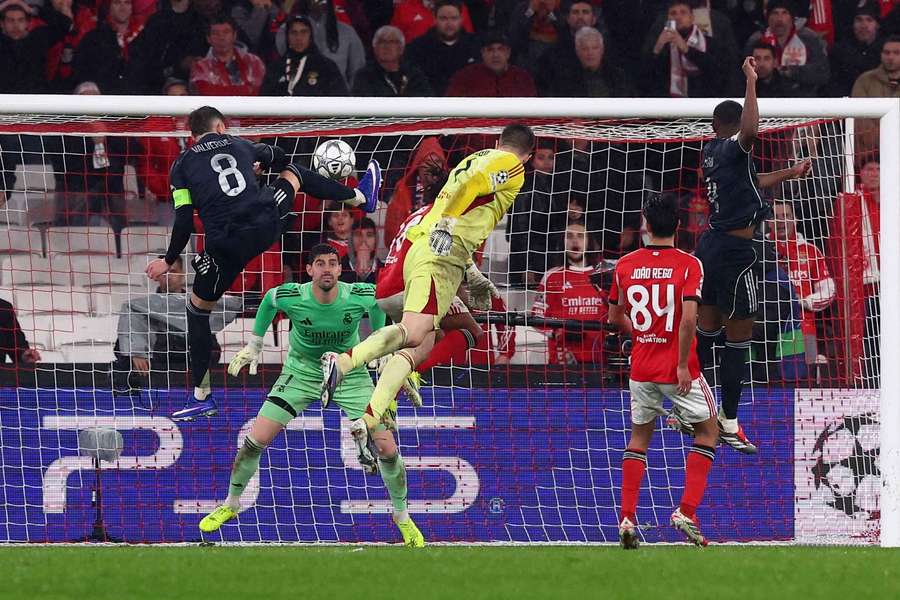 Le but de Trubin à la 97e minute. 