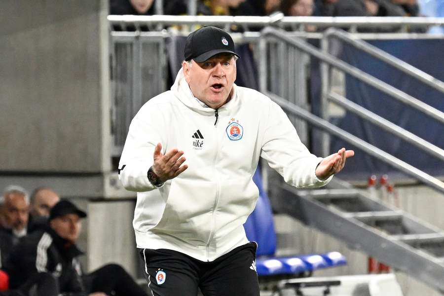 Vladimír Weiss st. se na tiskové konferenci rozhořčil.