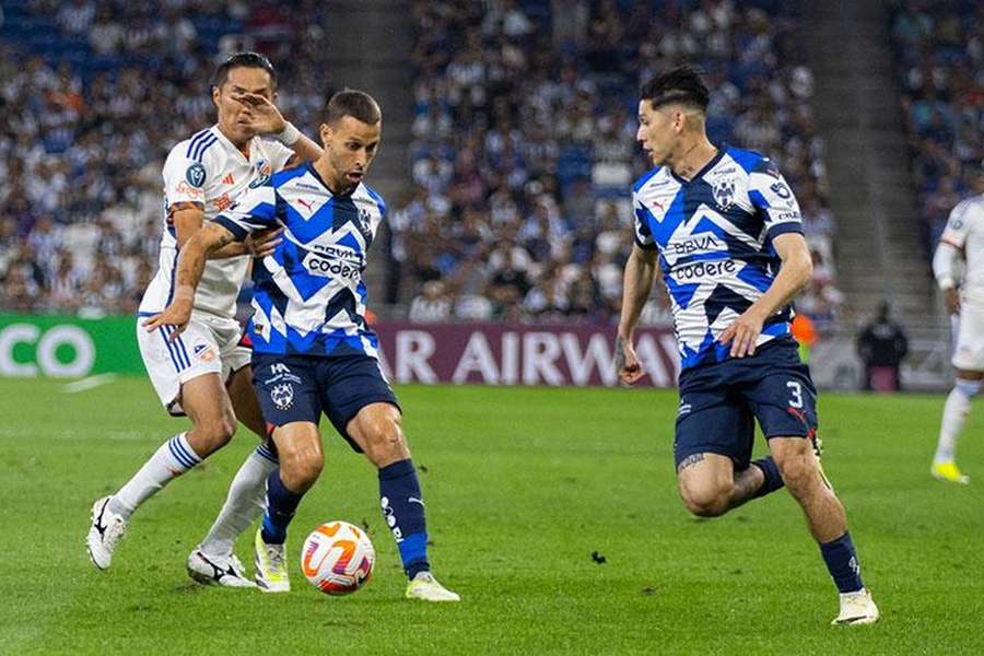 Monterrey seguiu em frente