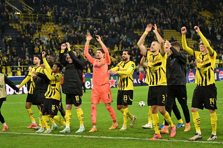 Borussia Dortmund celebra goleada à moda antiga frente ao Celtic