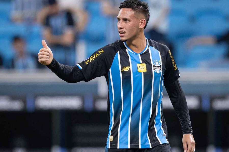 Erick Noriega cumpre a segunda época no Grêmio