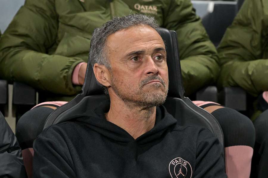 Luis Enrique durante el partido en Angers.