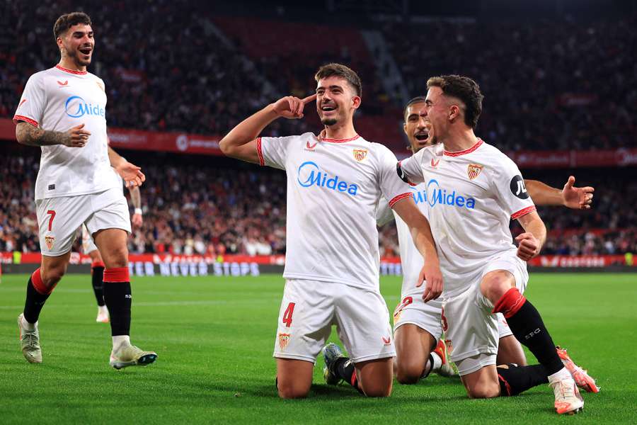 Kike Salas celebra su gol ante el Mallorca