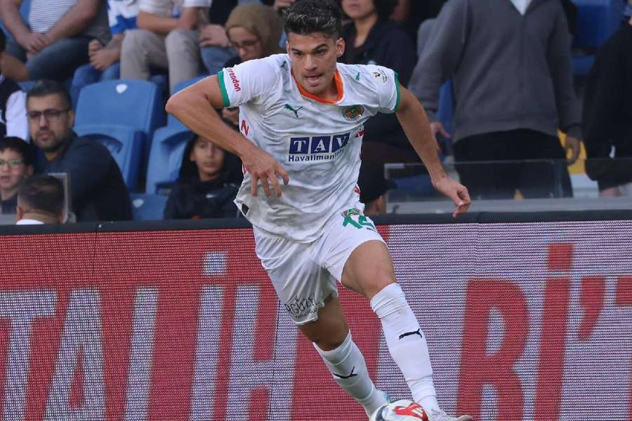 Debut pentru Ianis Hagi în Turcia