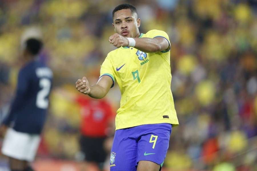 Vítor Roque esteve em destaque pelo Brasil sub-20