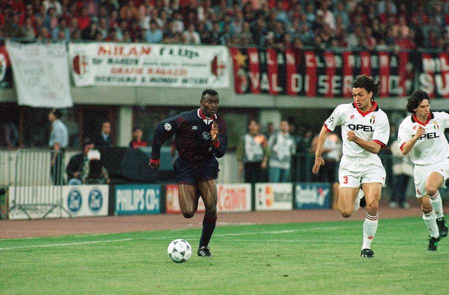 Finidi George tijdens Champions League-finale tegen AC Milan in 1995