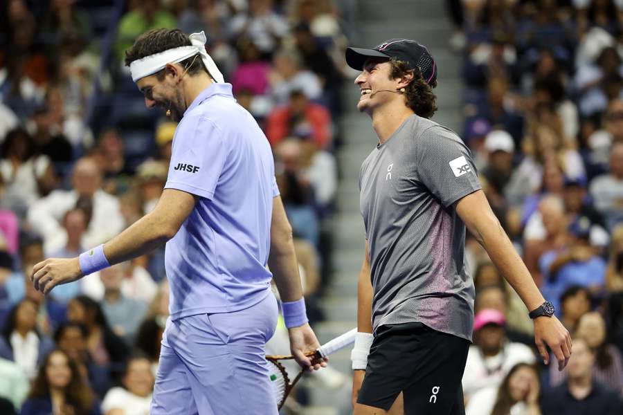 João Fonseca ganha "Parabéns a Você" entoado na quadra central do US Open