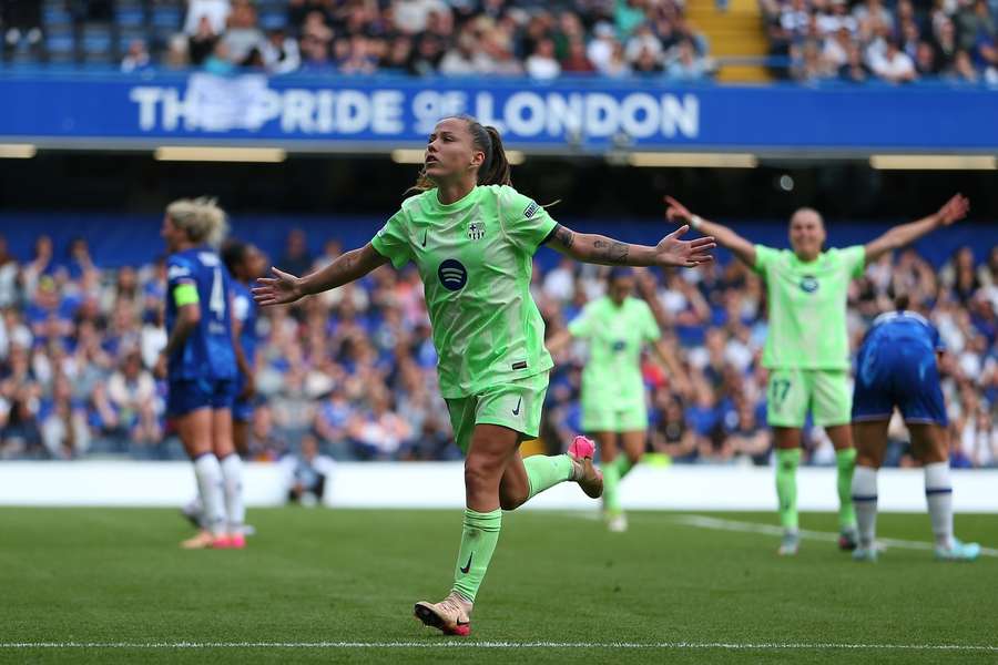 Claudia Pina célébrant son but face à Chelsea, en demi-finale retour de Ligue des champions, le 27 avril 2025.