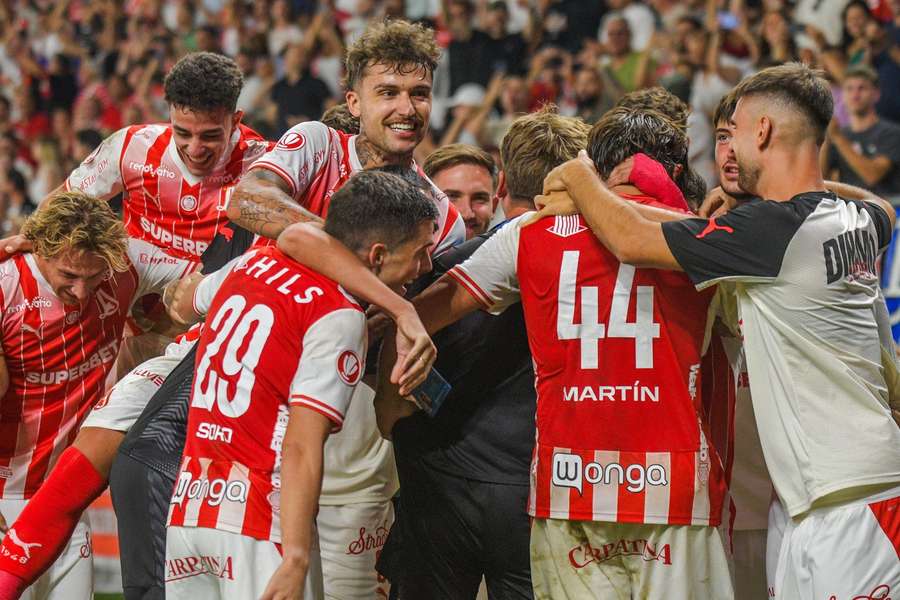 Dinamo este lider în Superliga României după 9 etape