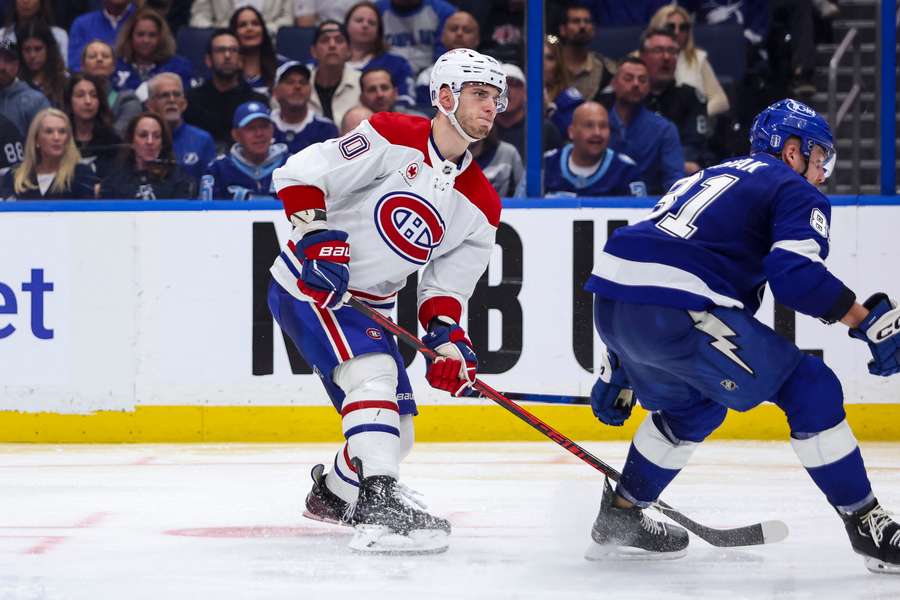 Slafkovský dáva víťazný gól, nezabránil mu v tom Černák.