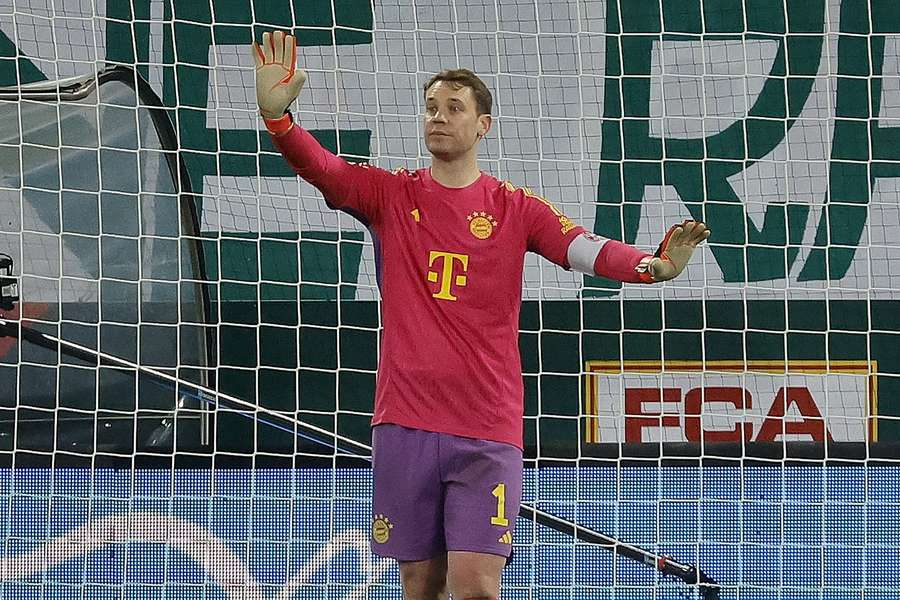 Bayern München is zonder Manuel Neuer aan de voorbereiding op de topper tegen Bayer Leverkusen begonnen