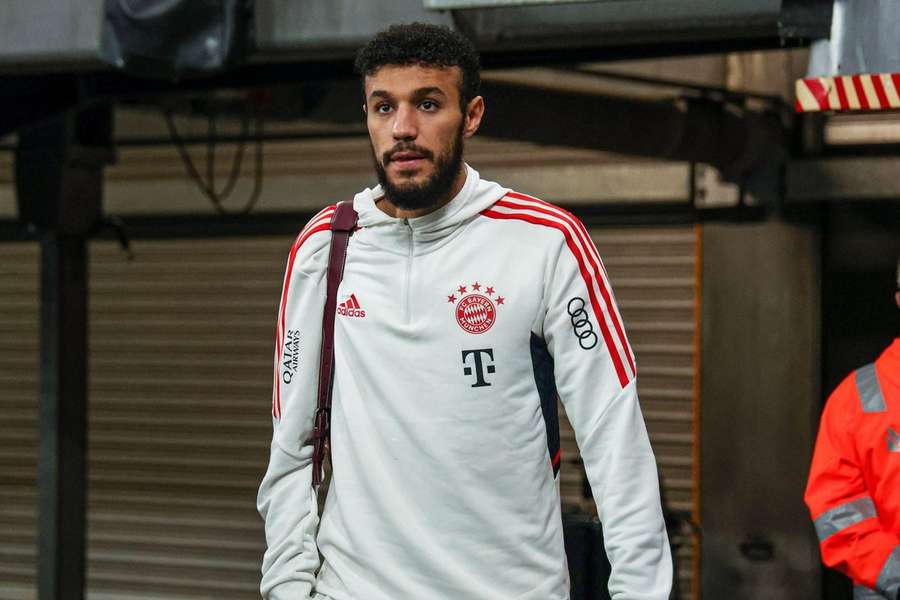 Noussair Mazraoui darf weiterhin für den FC Bayern auflaufen.