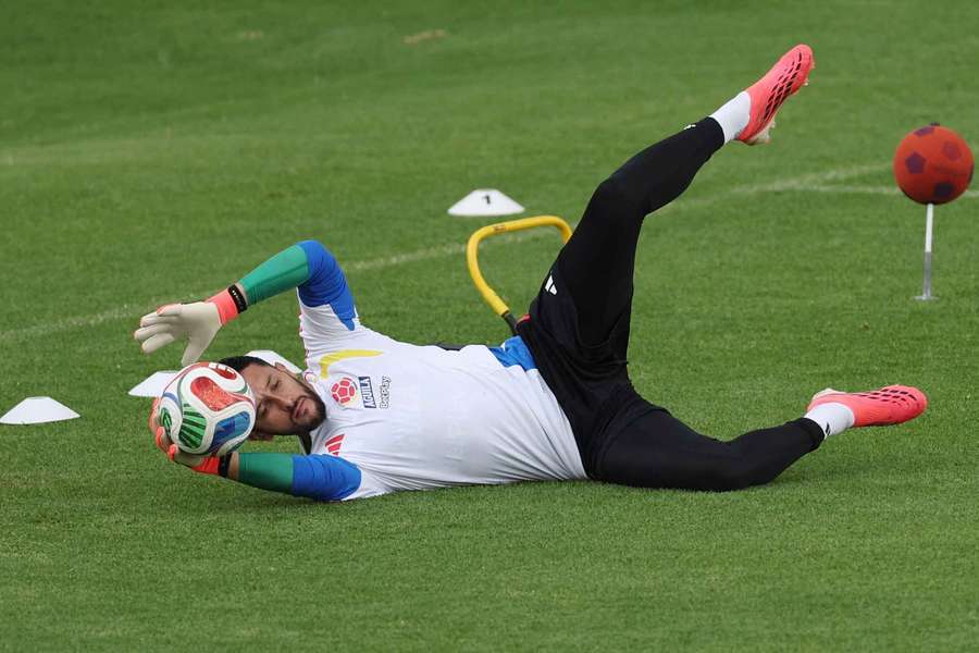 Camilo Vargas, entrenando con Colombia Camilo Vargas, entrenando con Colombia
