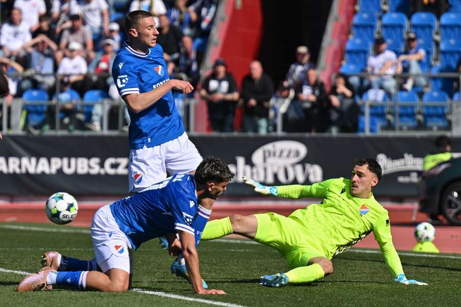 Brankář Martin Jedlička by si rád protáhl angažmá v Baníku Ostrava.