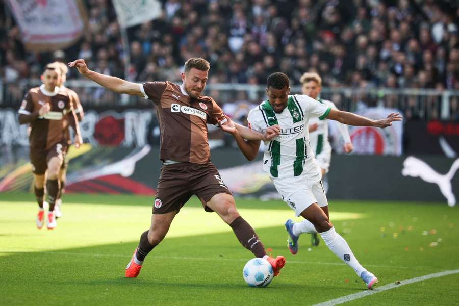 St. Pauli získalo v duelu s Mönchengladbachem cenný bod v boji o záchranu.