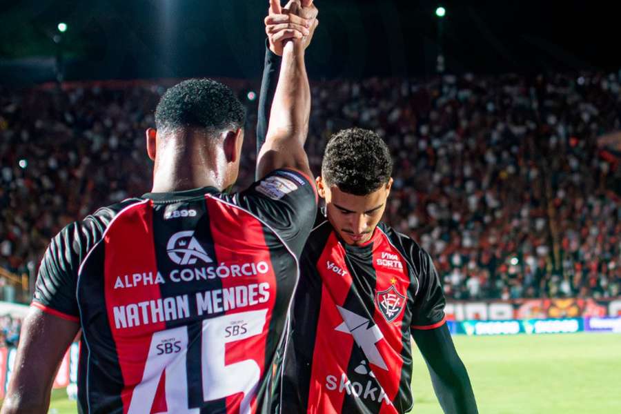 Vitória segue embalado diante de sua torcida no Brasileirão Vitória segue embalado diante de sua torcida no Brasileirão