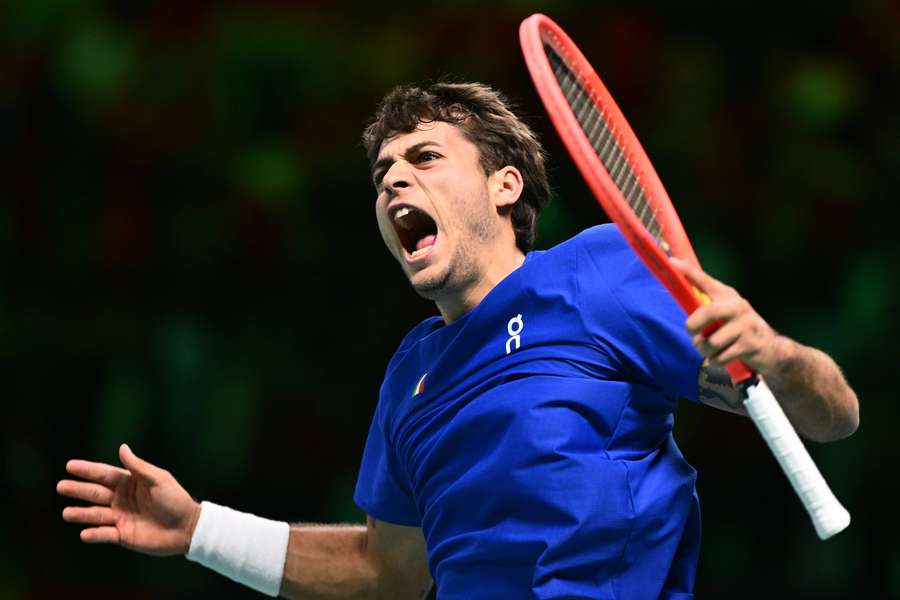 Flavio Cobolli poslal Itálii do finále Davisova poháru.