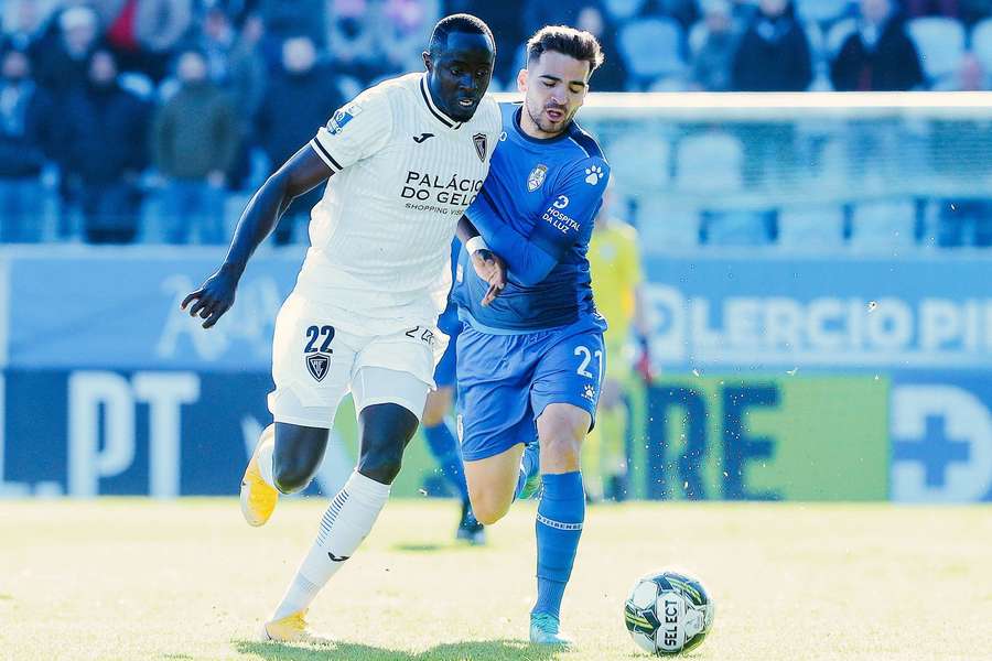 Feirense falha assalto ao pódio, Académico de Viseu mantém invencibilidade Feirense falha assalto ao pódio, Académico de Viseu mantém invencibilidade