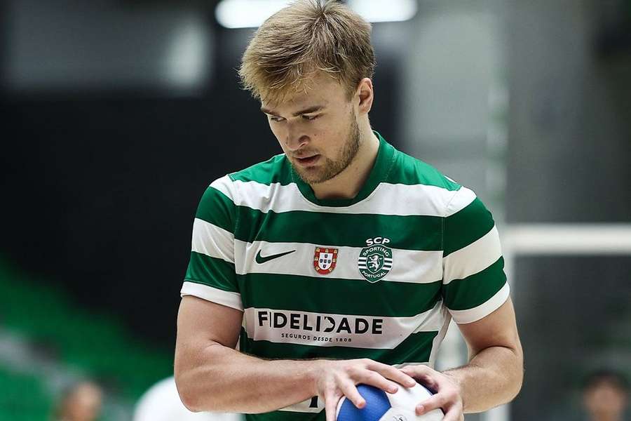 Mark Aru fez sete jogos oficiais pelo Sporting