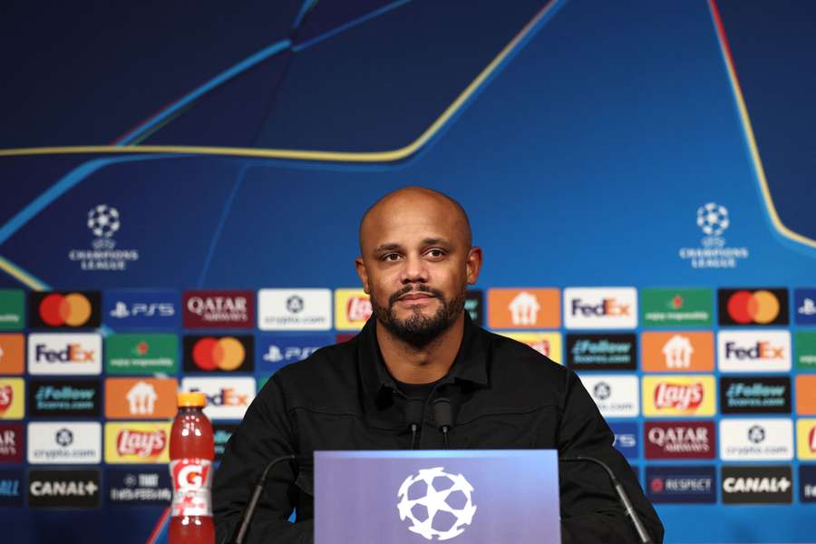 Vincent Kompany falou aos jornalistas Vincent Kompany falou aos jornalistas