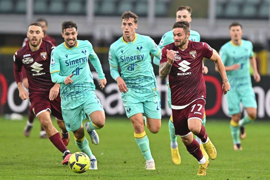 Karol Linetty na dłużej w Torino. Polak przedłużył kontrakt z klubem do czerwca 2025 roku